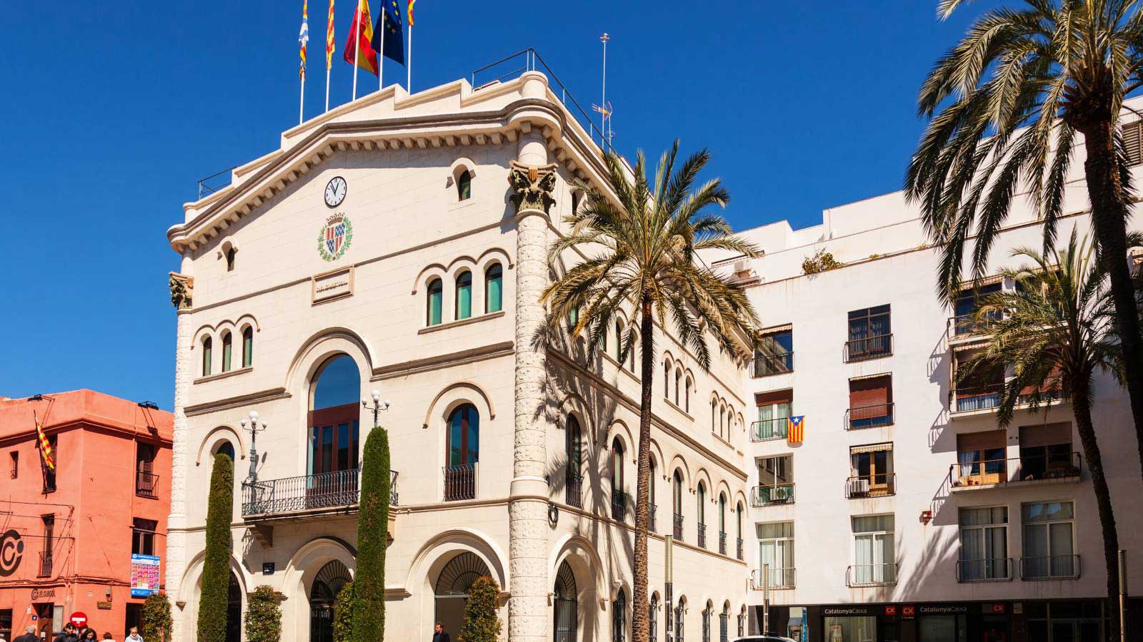 Plaza de la Villa y Ayuntamiento de Badalona